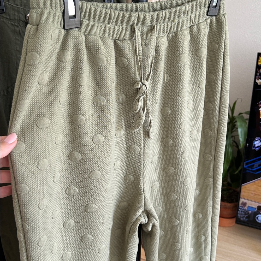 Blu Pepper Sweat Pants. Size medium. 27” inseam. - Picture 3 of 5